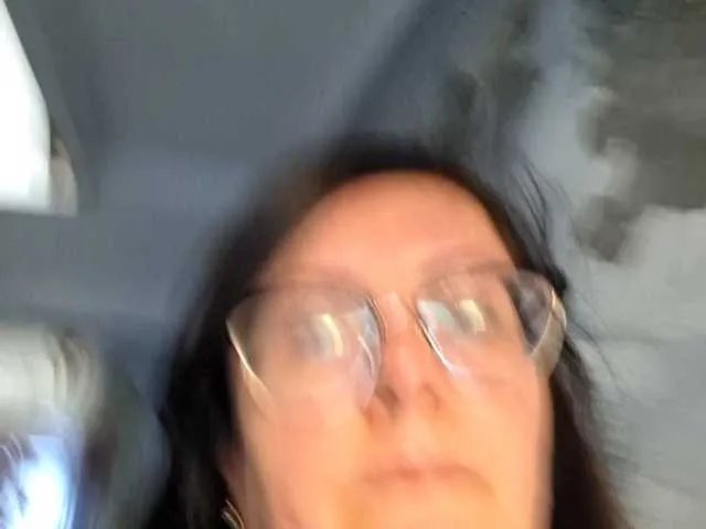 Freechat mandarinka28 on BongaCams