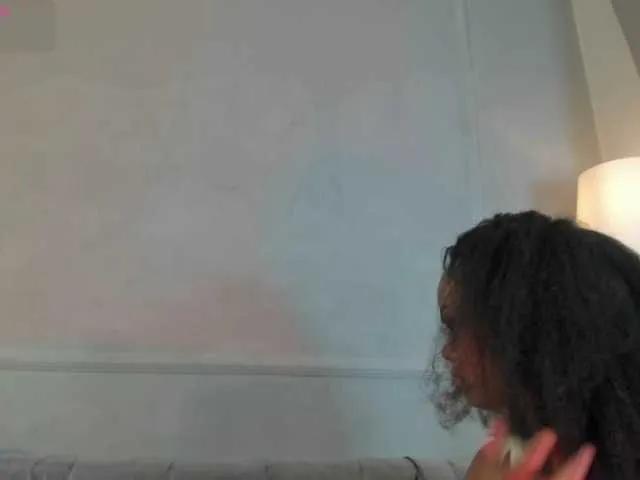 Mayevanss from BongaCams