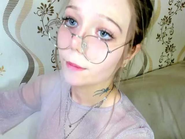 Watch 19 years old MelMooon from BongaCams MelMooon from BongaCams