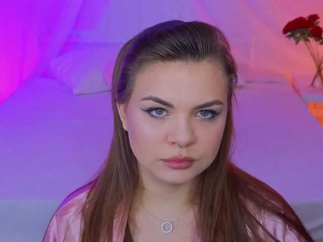 Cute Miamoonn wants you to fuck her body now miamoonn from BongaCams