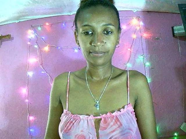 Mynah from BongaCams