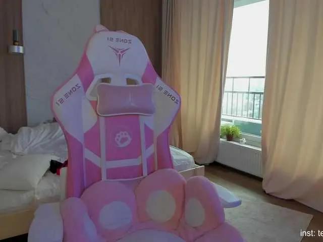 Admire BongaCams's Naomimif Naomimif from BongaCams