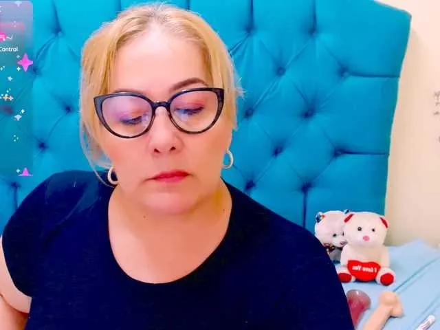 Freechat Nayla-Garner on BongaCams