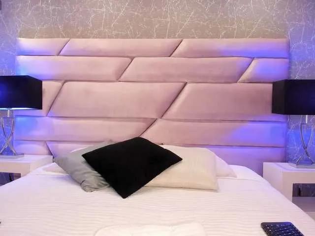 Freechat OrianaSimons on BongaCams