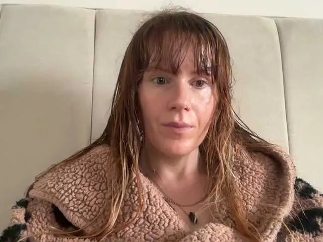 Freechat REDHEADROSIE on BongaCams