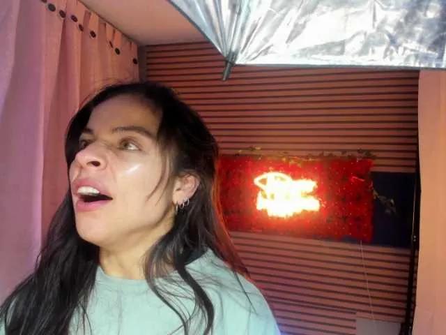 Freechat rosse2504 on BongaCams