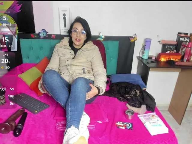 Freechat scarlett40 on BongaCams