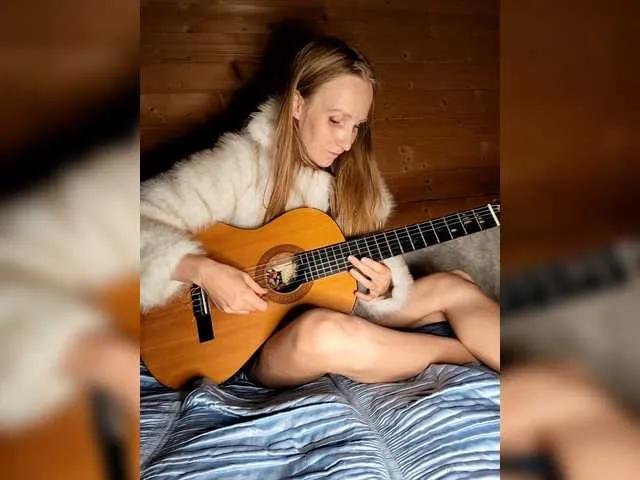 Checkout Sccarlets, she wants to masturbate for you Sccarlets from BongaCams