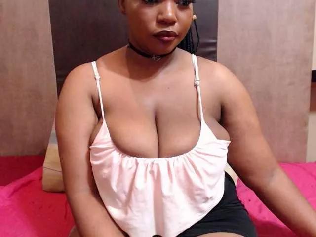 sexyeboncurvy on BongaCams 