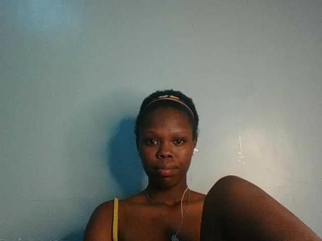 Sugarycake from BongaCams