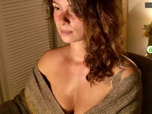Masturbate to SweetLilLulu, she wants to masturbate for you SweetLilLulu from BongaCams