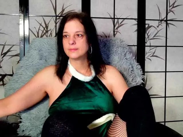 SweetLongLips on BongaCams