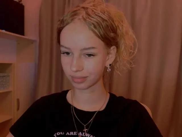 SweetyWhisper from BongaCams