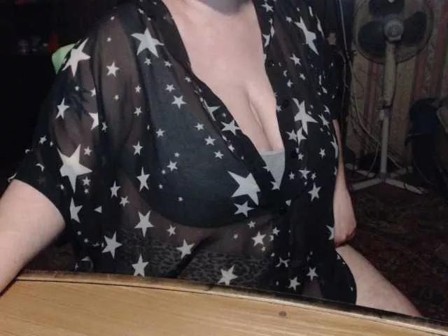 Freechat tanyvel34 on BongaCams