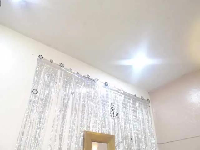 Freechat tiiny-emilly on BongaCams