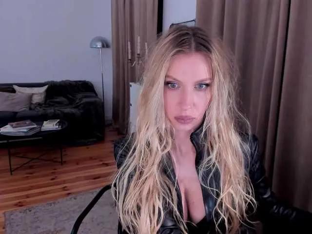 ToxicBlonde from BongaCams