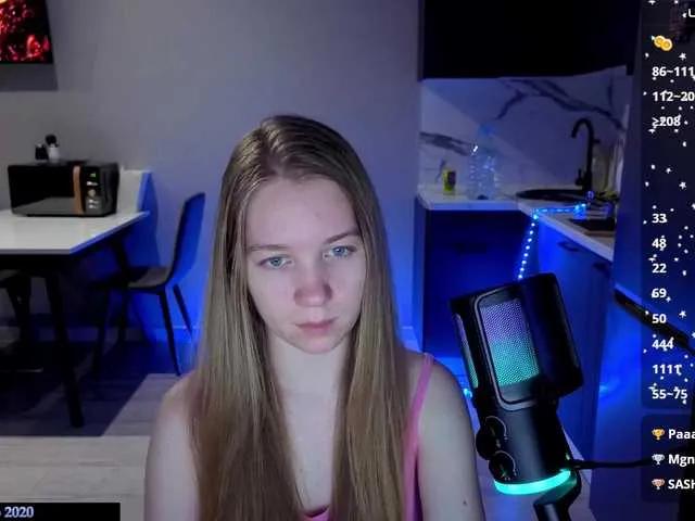 Cute Vita-min-4ik wants you to fuck her body now Vita-min-4ik from BongaCams