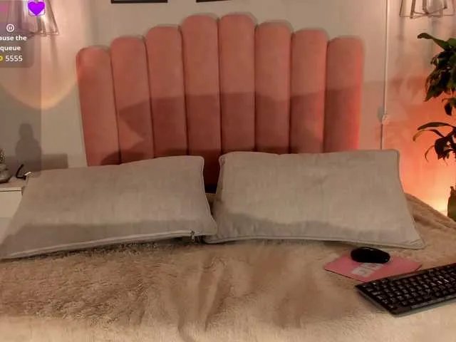 zoewhitte on BongaCams