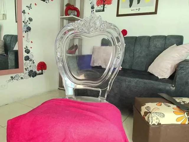 zully-jones on BongaCams 