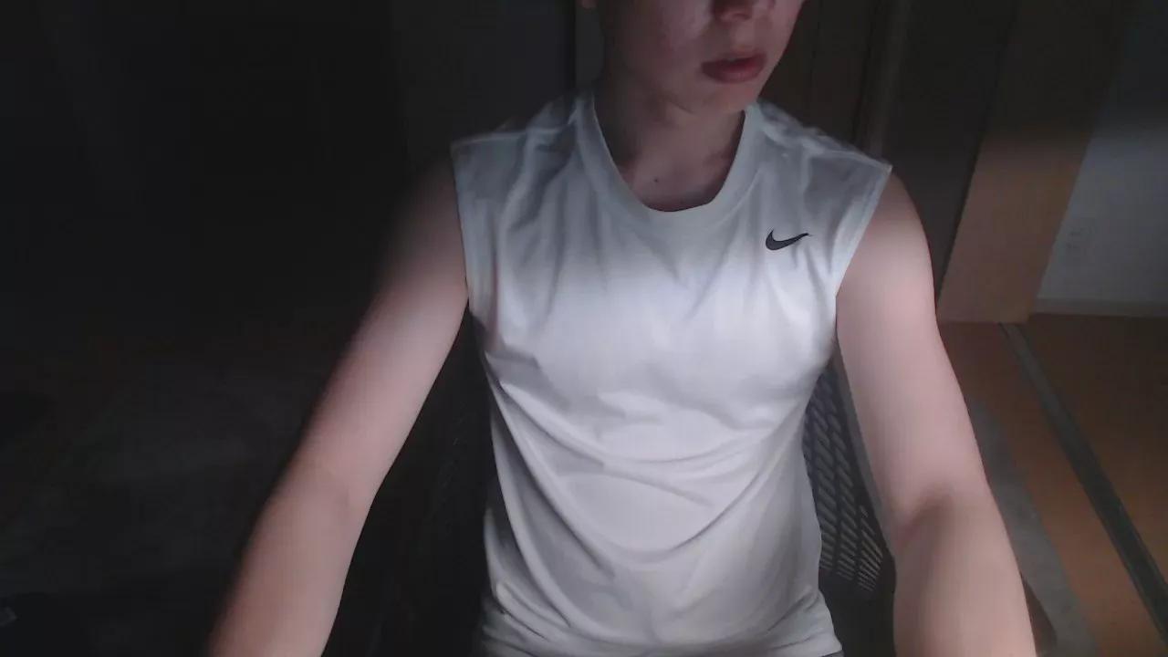 000ccvv999 on Cam4 