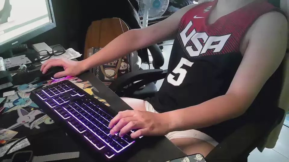 Offline 23355663 on Cam4