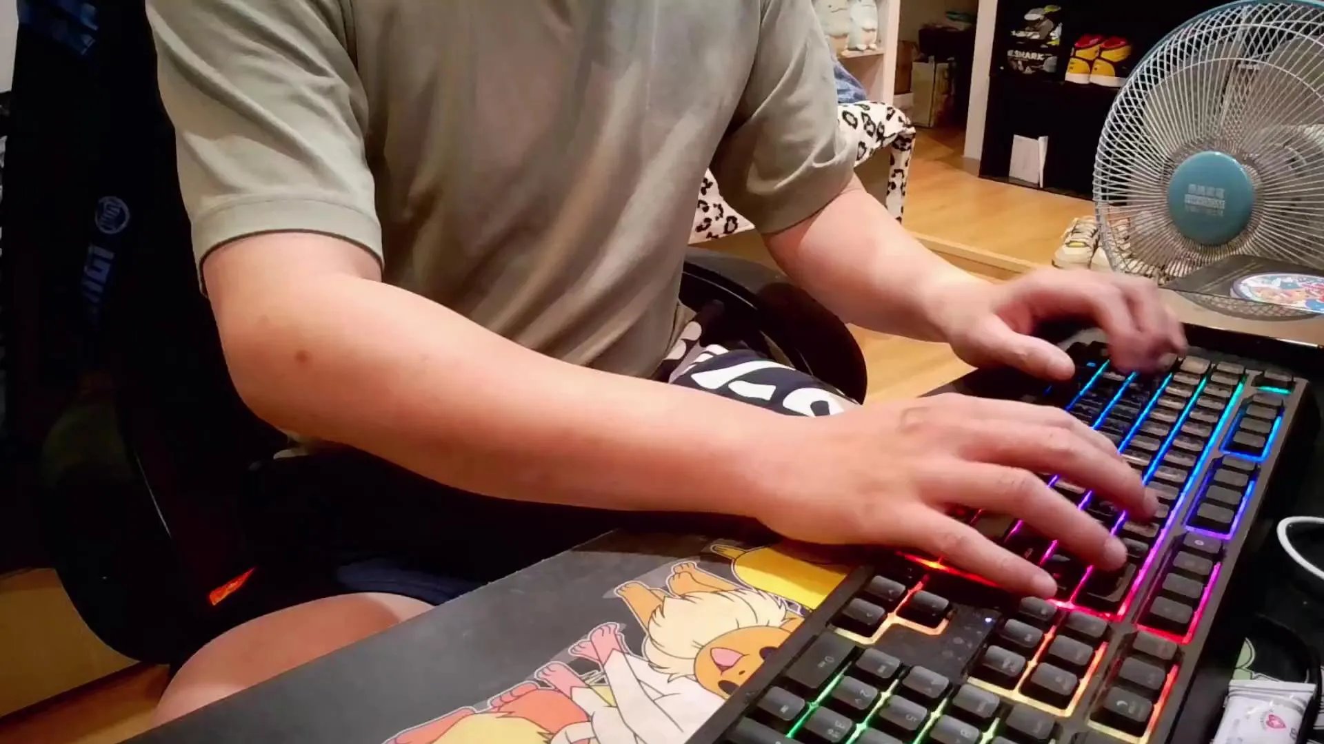 Offline 23355663 on Cam4