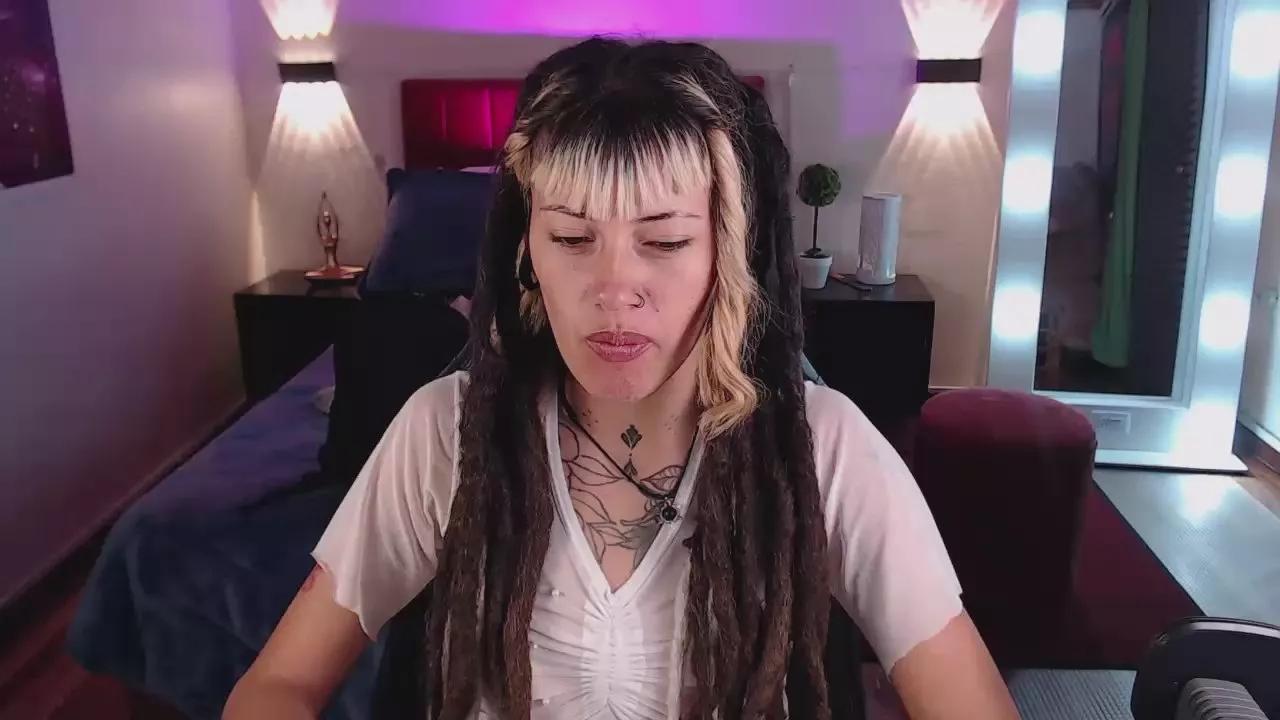 _sharlotte777 on Cam4 