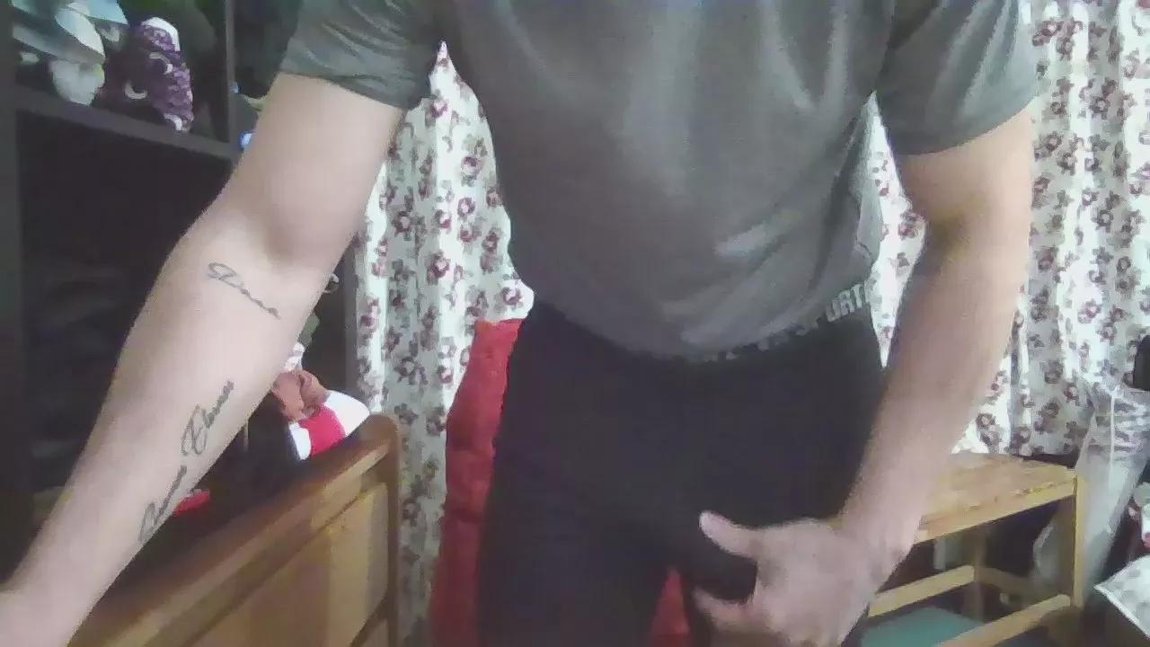 alederiver94 on Cam4 