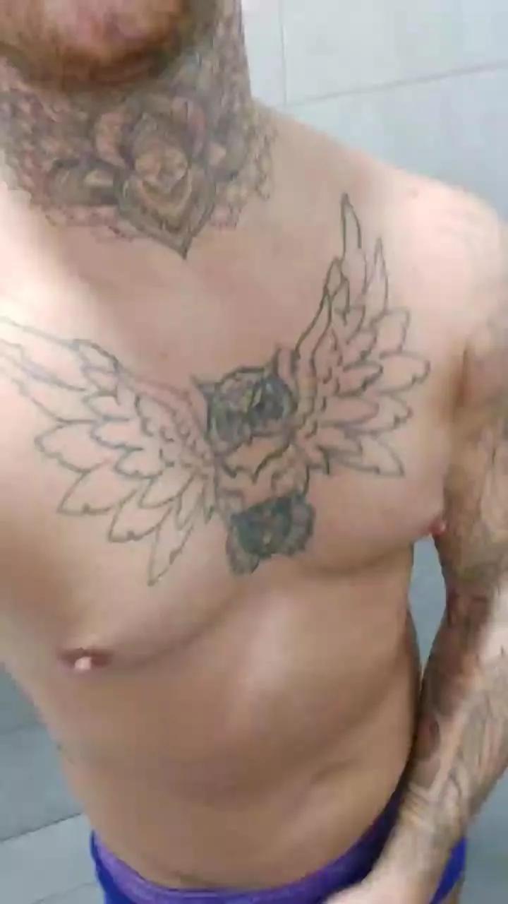 Alexhookah69 on Cam4 
