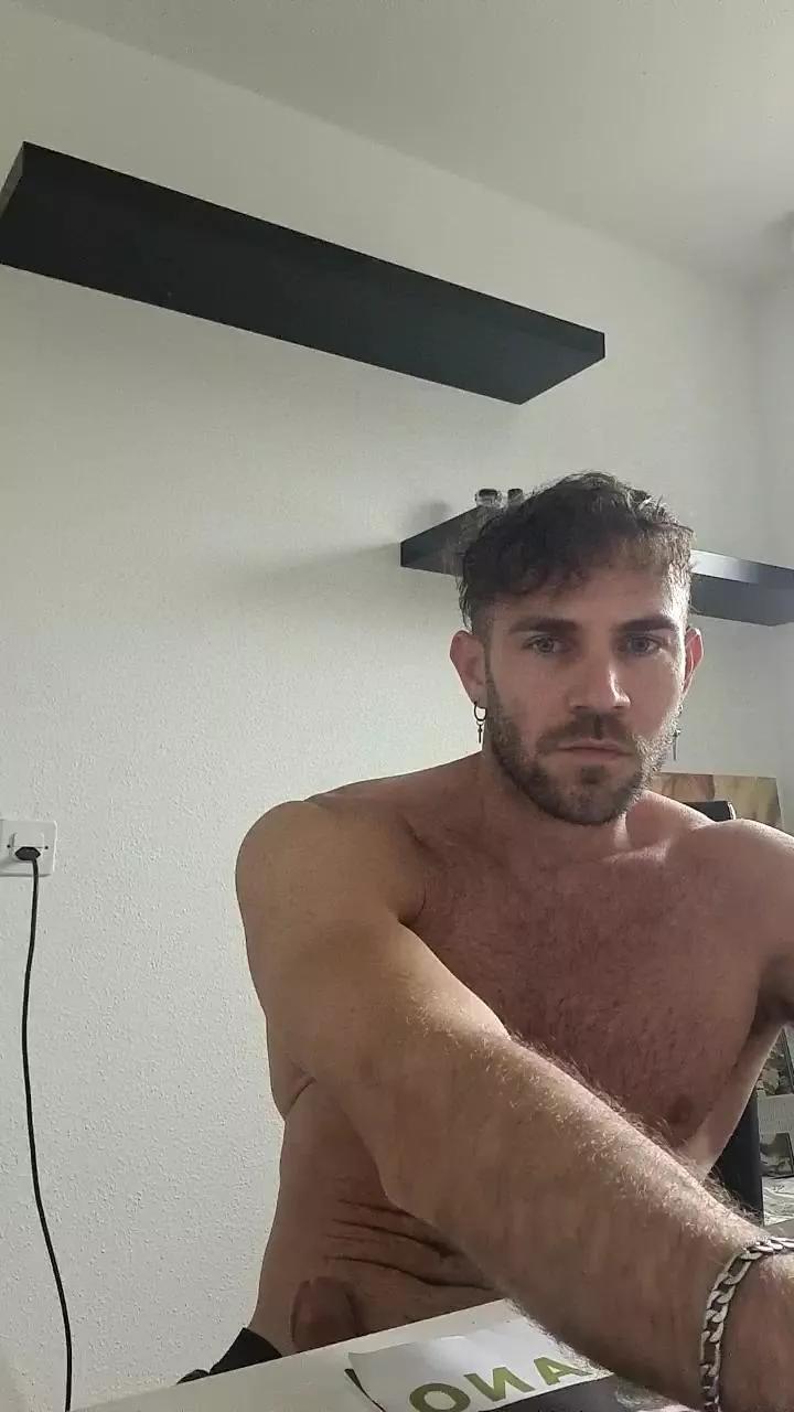 ALPHA_HUNK on Cam4 