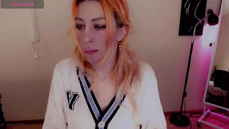 AnnieGOld on Cam4 