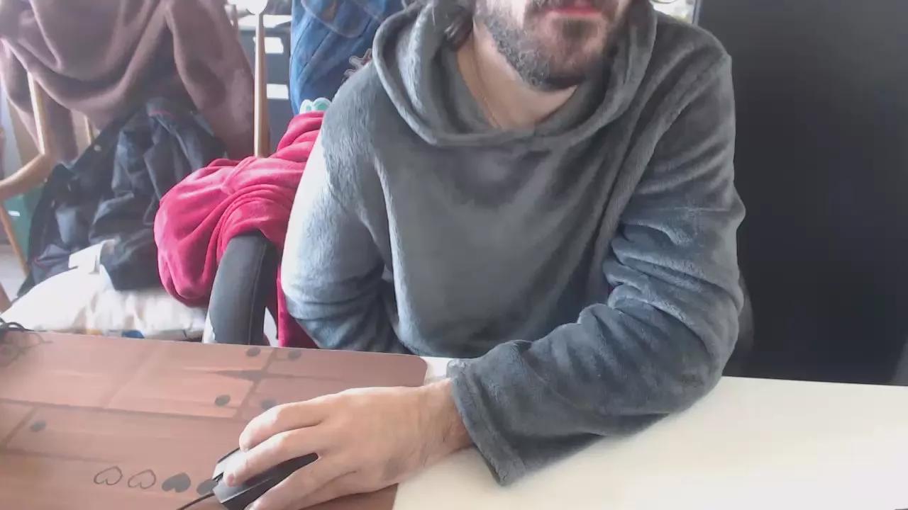 aventurierparis on Cam4 
