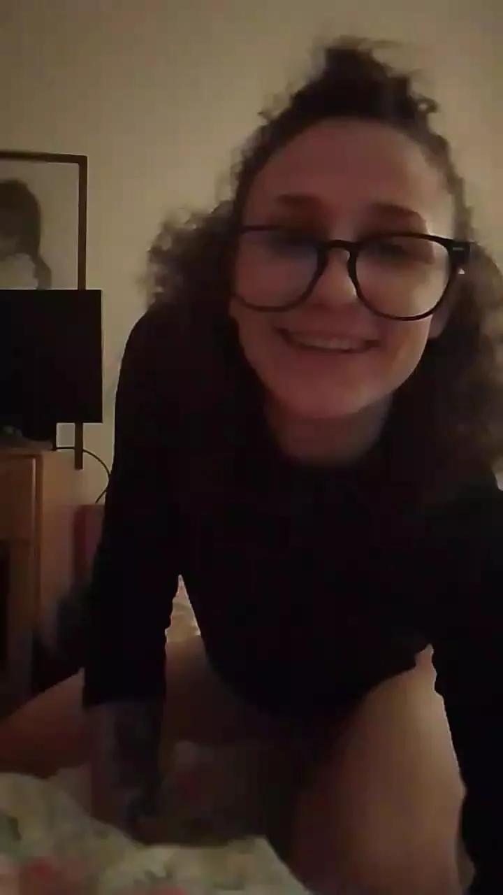 Baby2092 on Cam4 