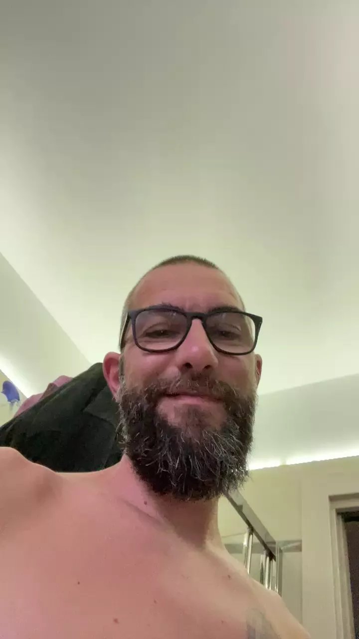 Offline Banansex2040 on Cam4