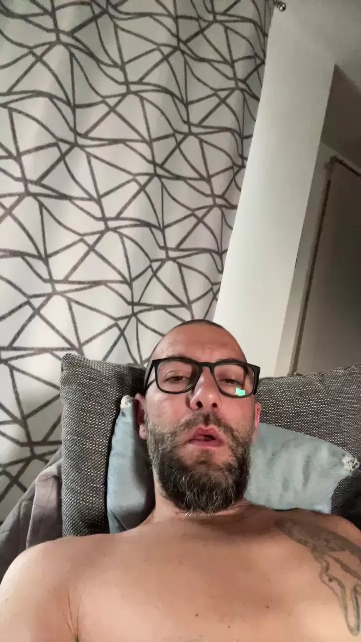 Offline Banansex2040 on Cam4