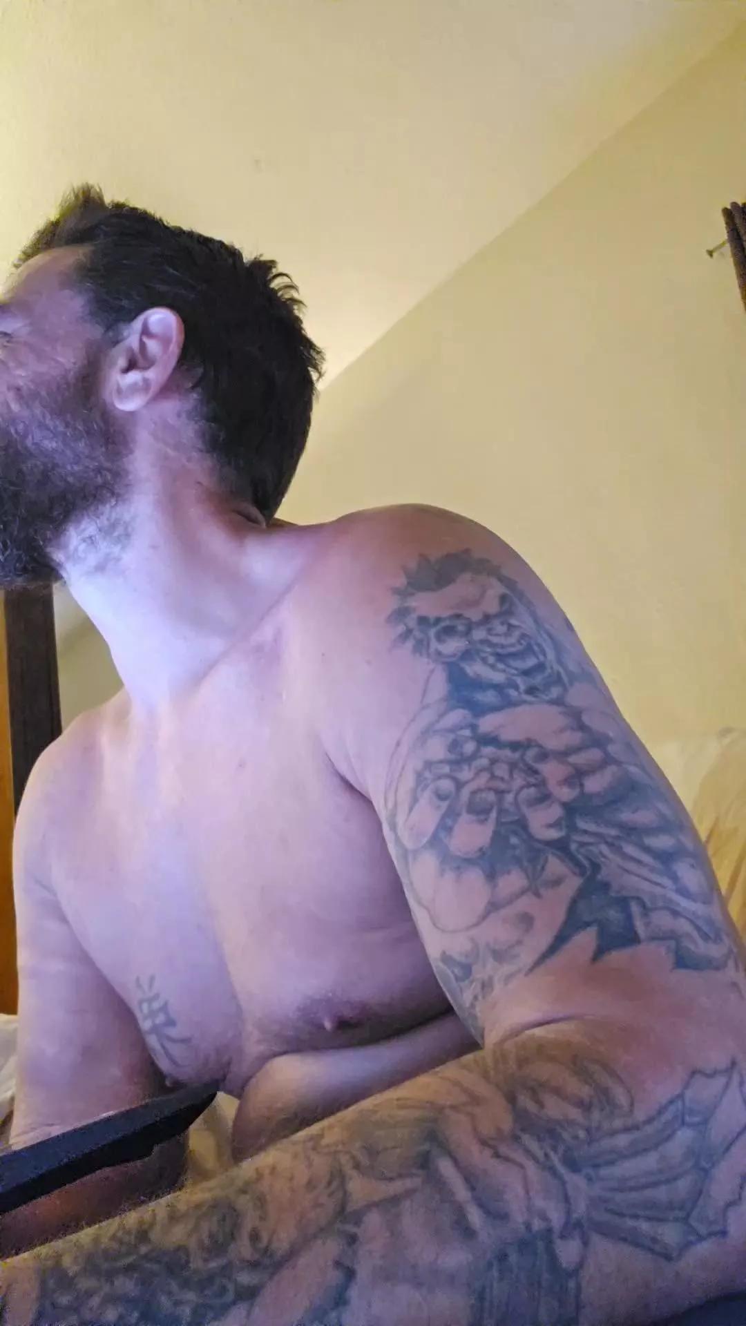 Beardedveteran on Cam4 