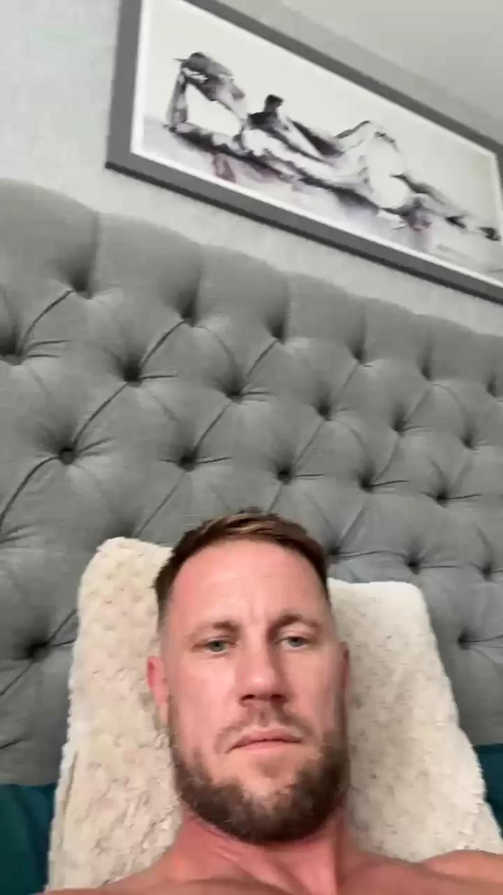 Benjay74 on Cam4 