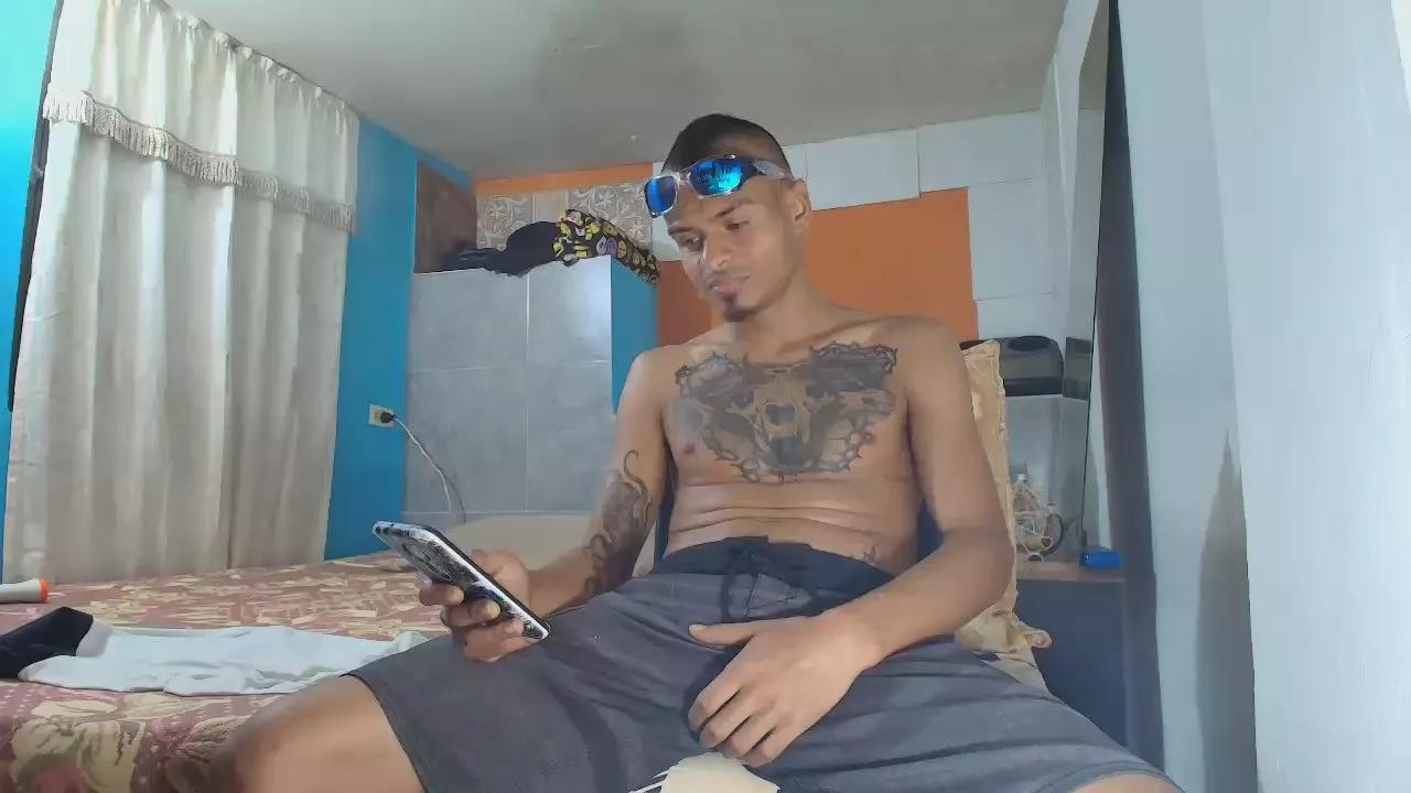 Bigcentauro23 on Cam4 