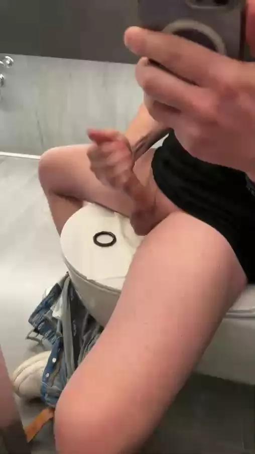 Bigitafucker on Cam4 