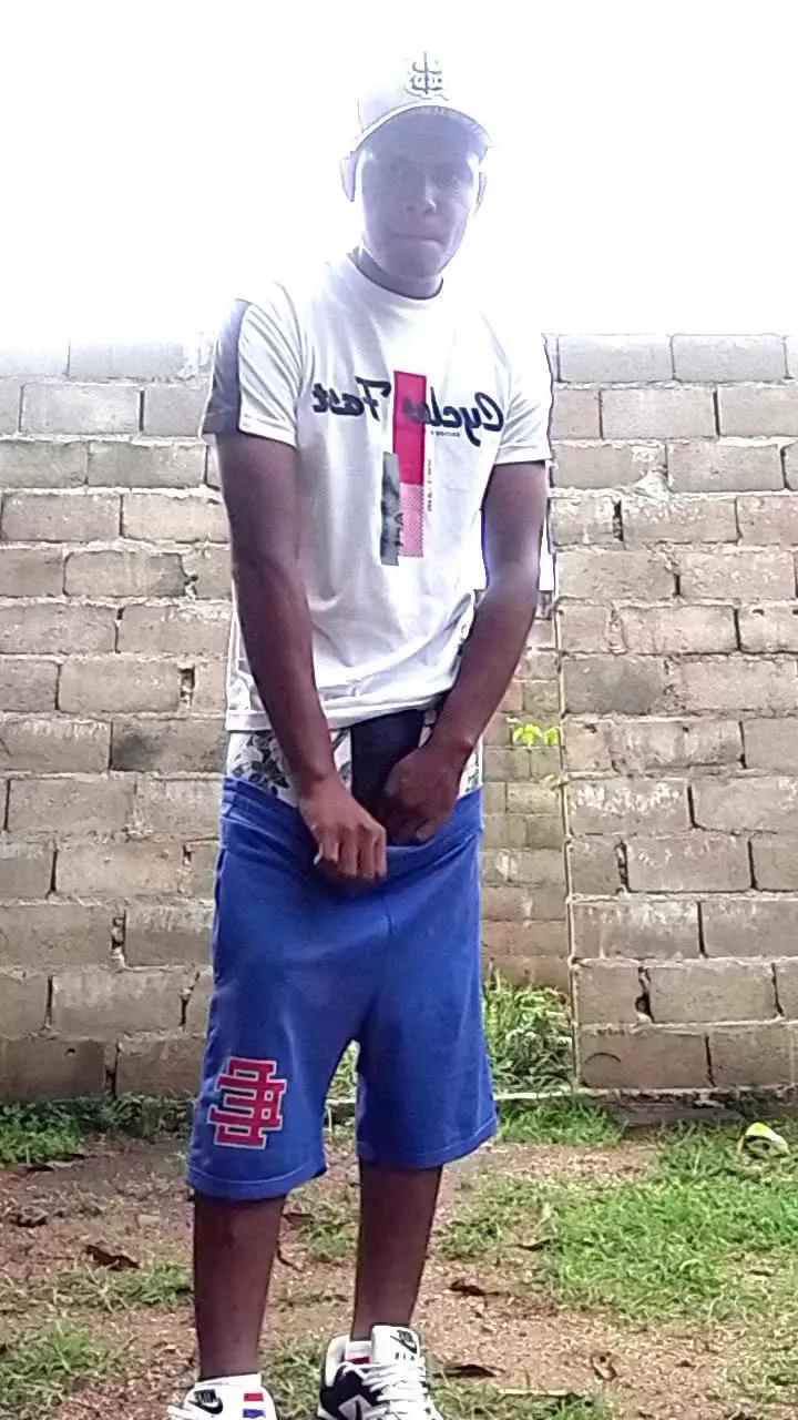 Black_spitpiss on Cam4 