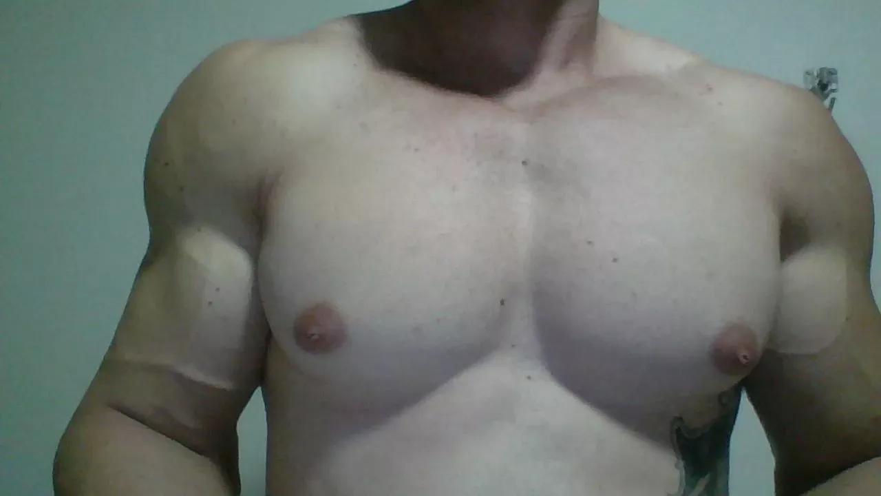 BranquinhoFit on Cam4 
