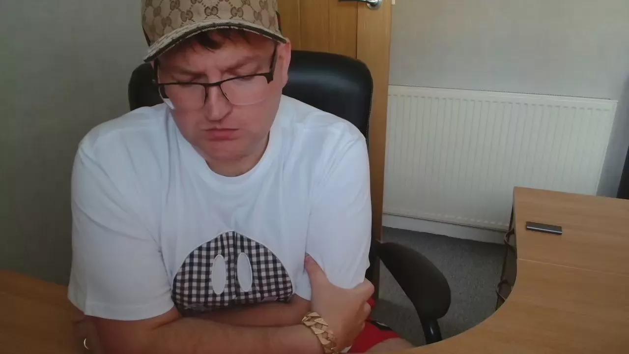 BrummieBoi89 on Cam4 