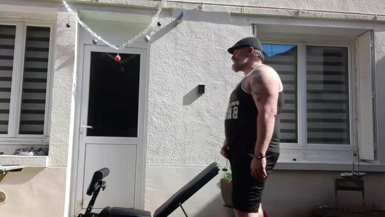 Buddy83600 on Cam4 