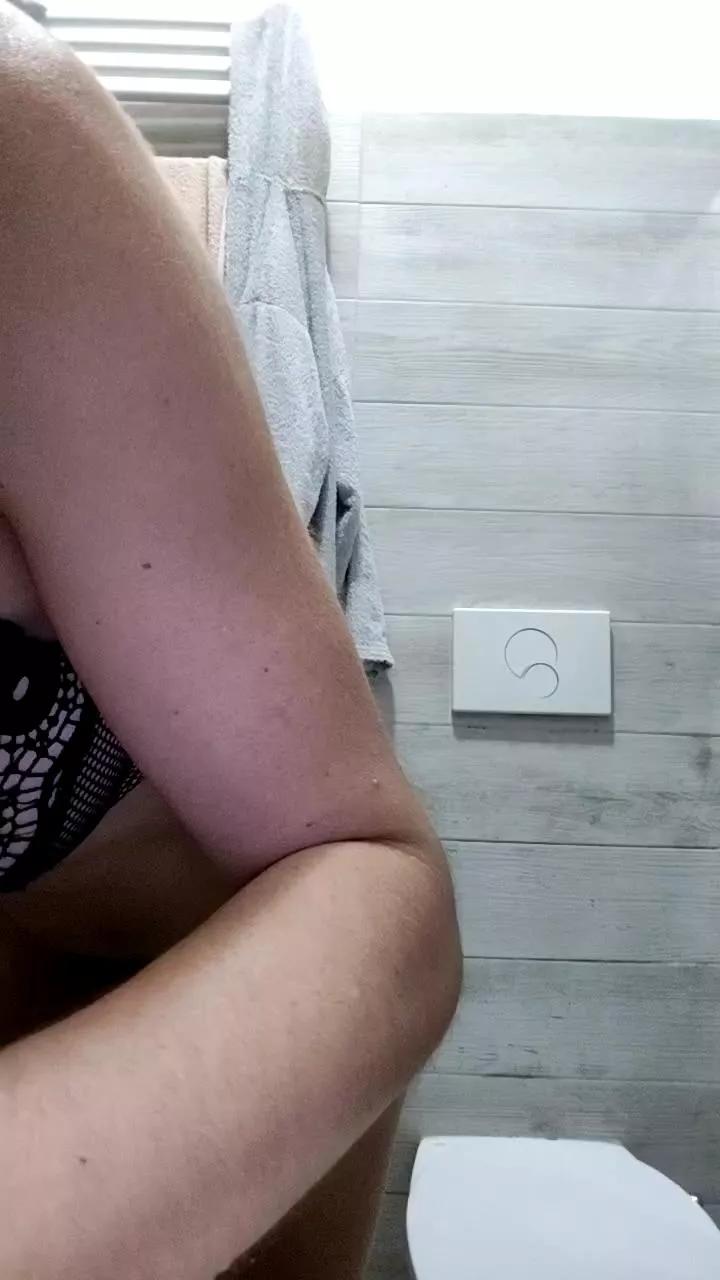 Caledoniax2 on Cam4 