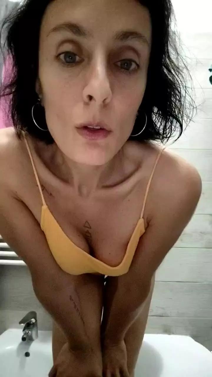 Caledoniax2 on Cam4 