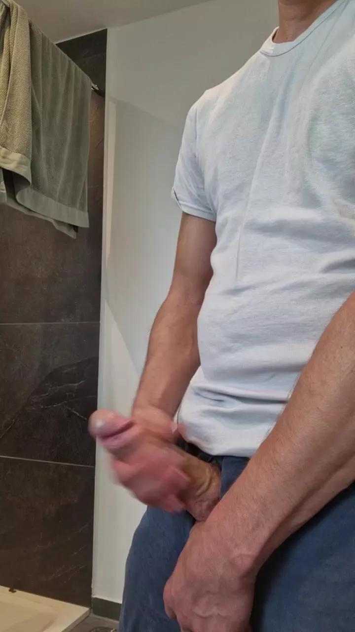 Cumhardboy03 on Cam4 