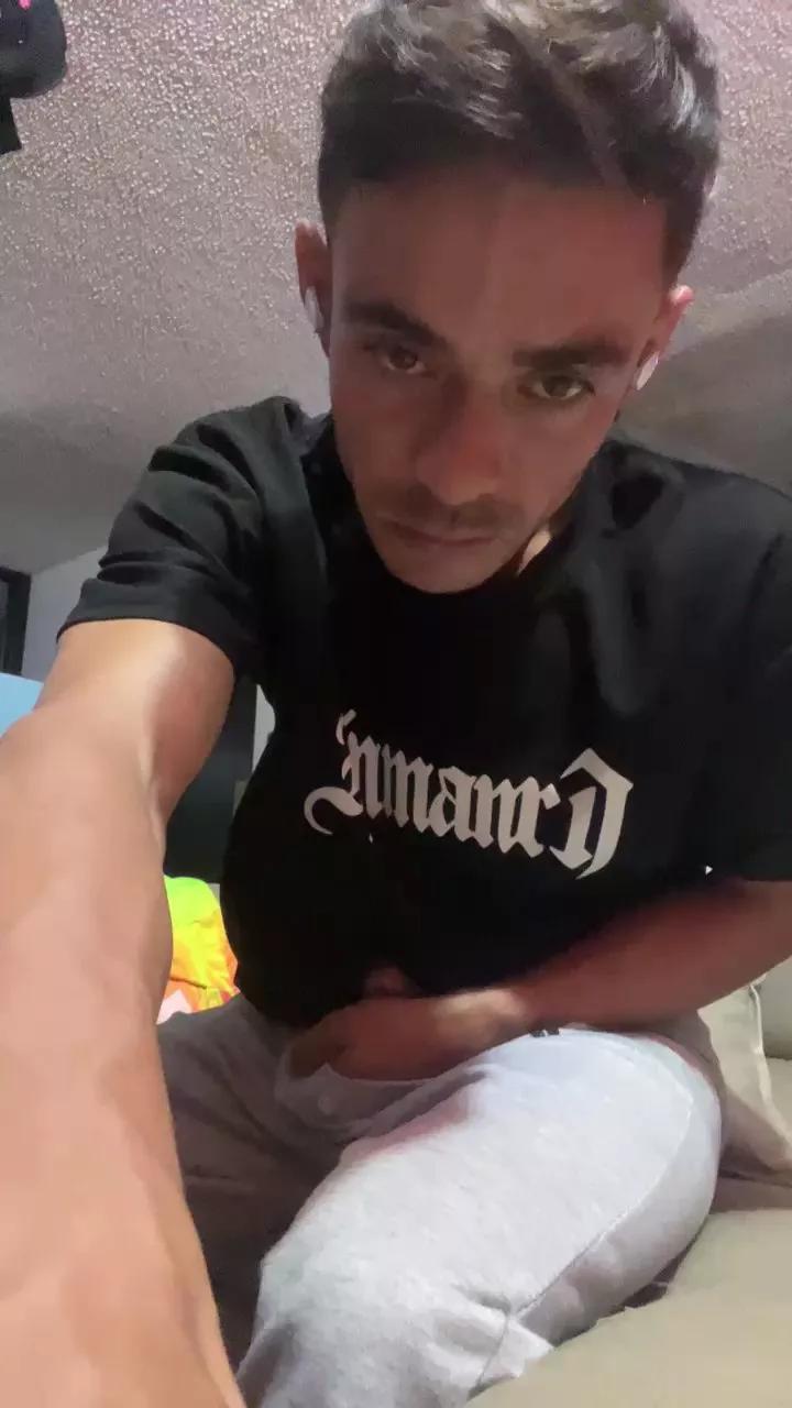 Dandolatoda on Cam4 