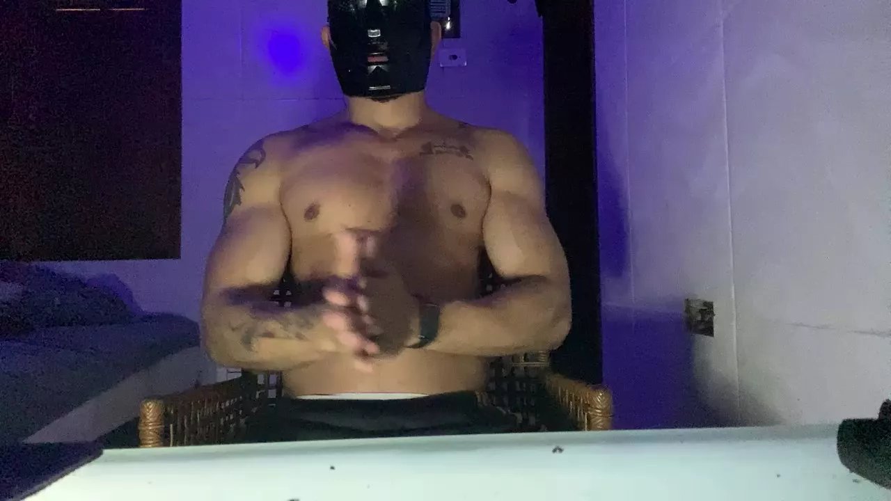 Offline DerikTostes on Cam4