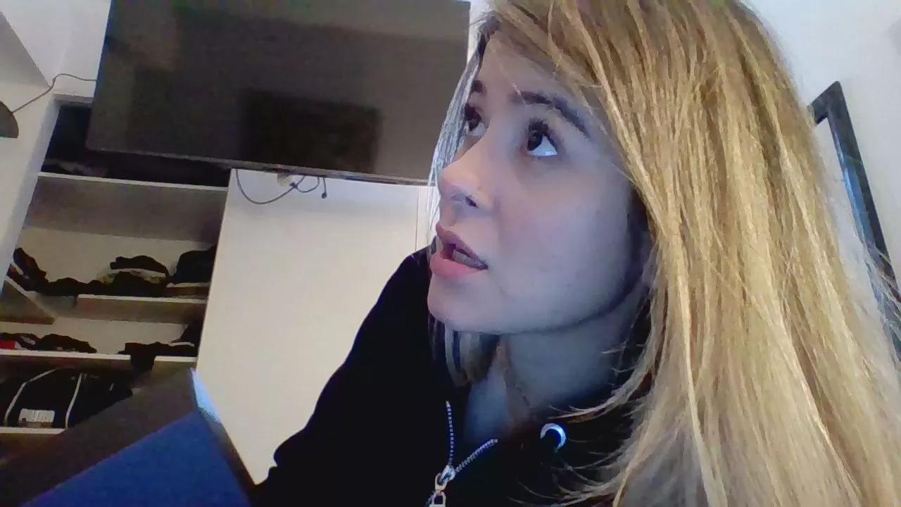 Devilbabi on Cam4 