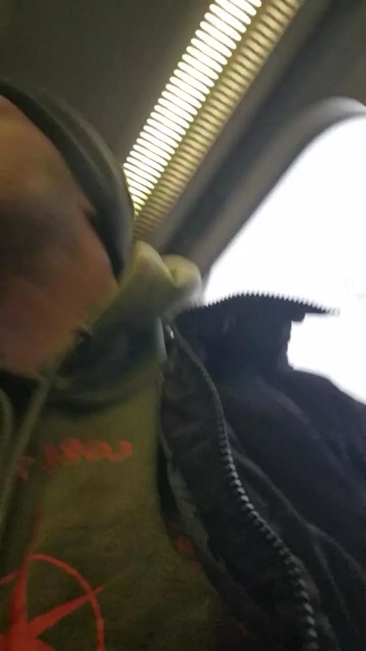 Dirtydick95 on Cam4 